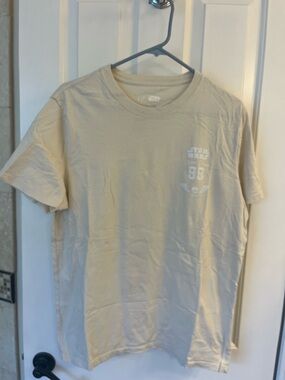 GAP Star Wars Bad Batch Short Sleeve Tee in Light Beige size large